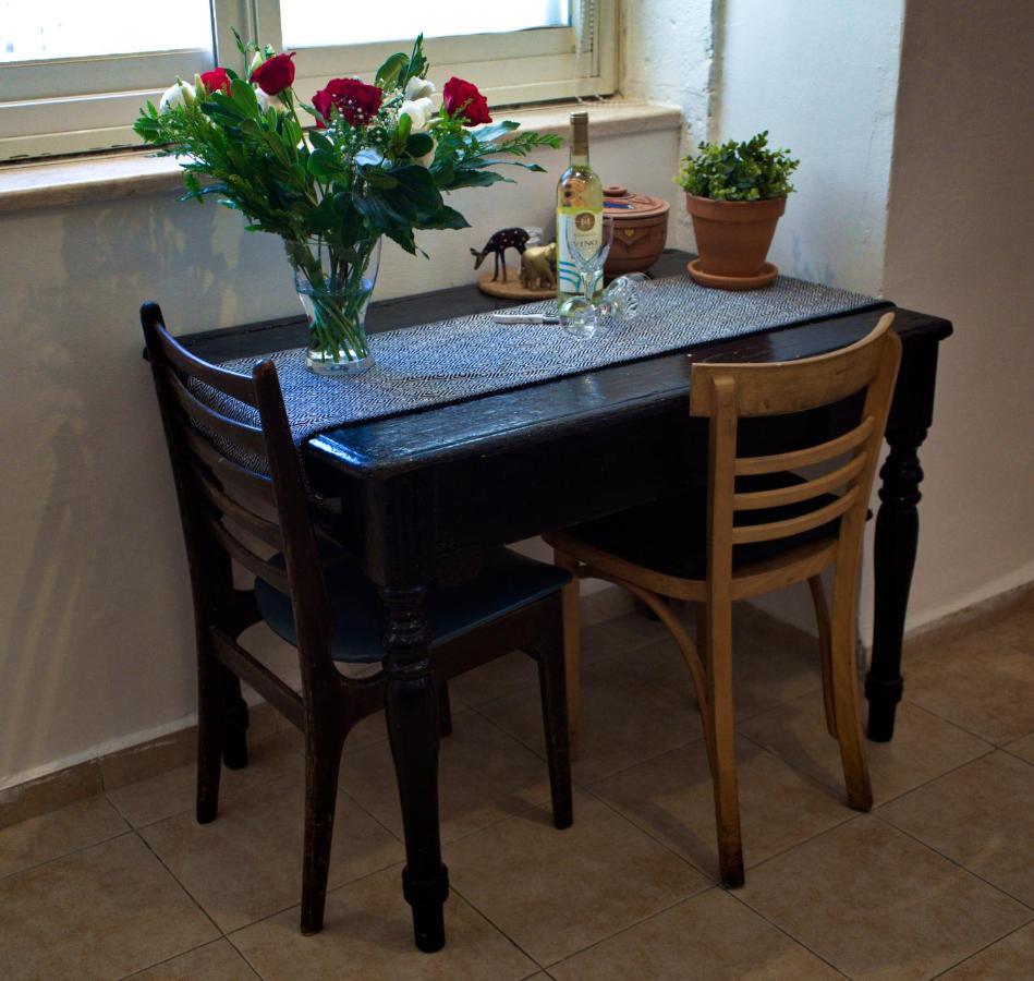 דירה לזוג על שוק מחנה יהודה Apartment Yerusalem Bagian luar foto