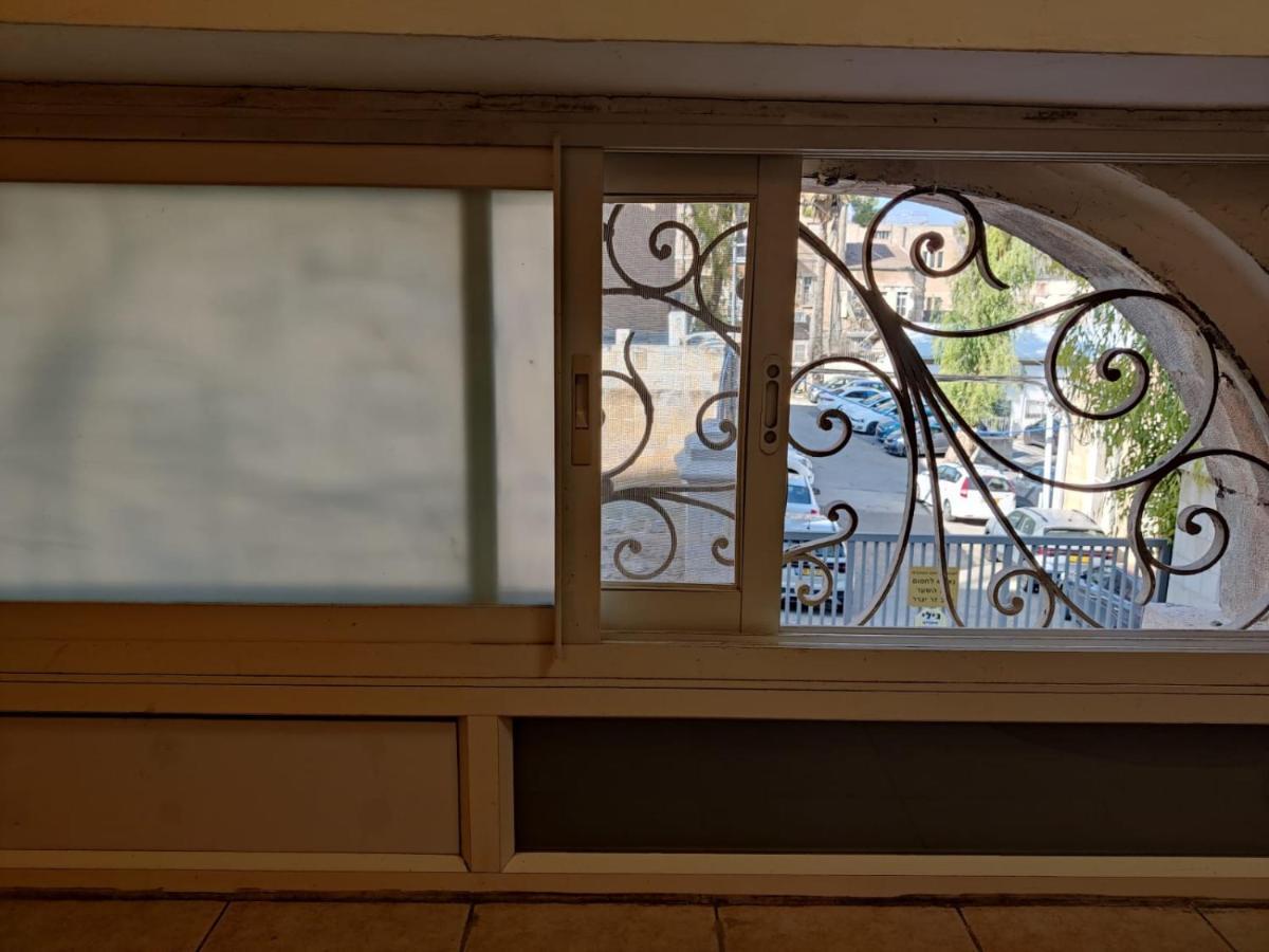 דירה לזוג על שוק מחנה יהודה Apartment Yerusalem Bagian luar foto