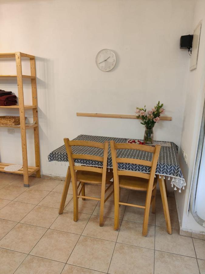דירה לזוג על שוק מחנה יהודה Apartment Yerusalem Bagian luar foto