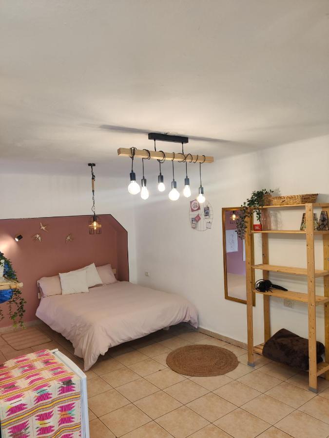 דירה לזוג על שוק מחנה יהודה Apartment Yerusalem Bagian luar foto